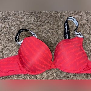 Aero, VS, aerie bras.